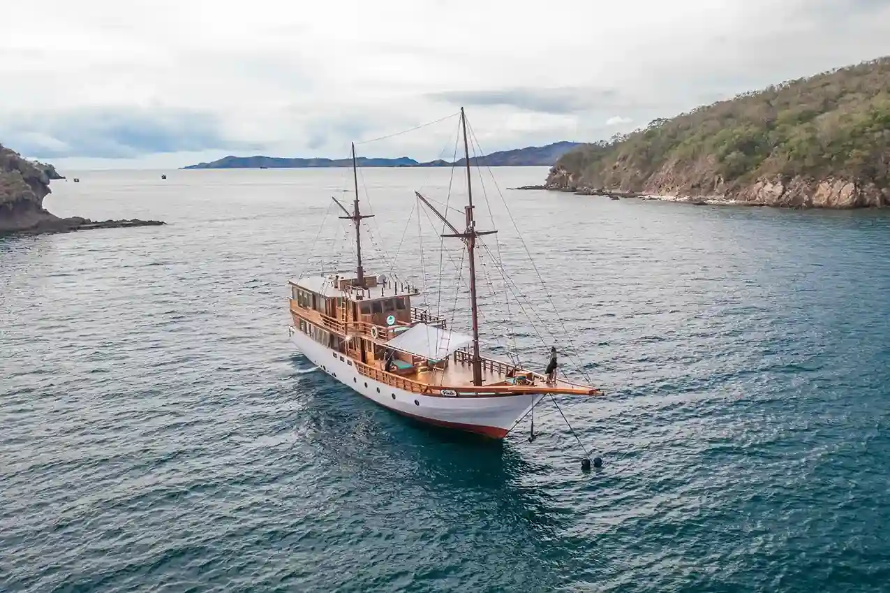 The Komodo Luxury Fleet for Couples and Honeymoons 2026: Yumana, Ayvara and the Flagship Komodo Signature