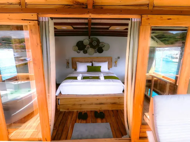 Yumana Cruise Phinisi - KomodoLuxury