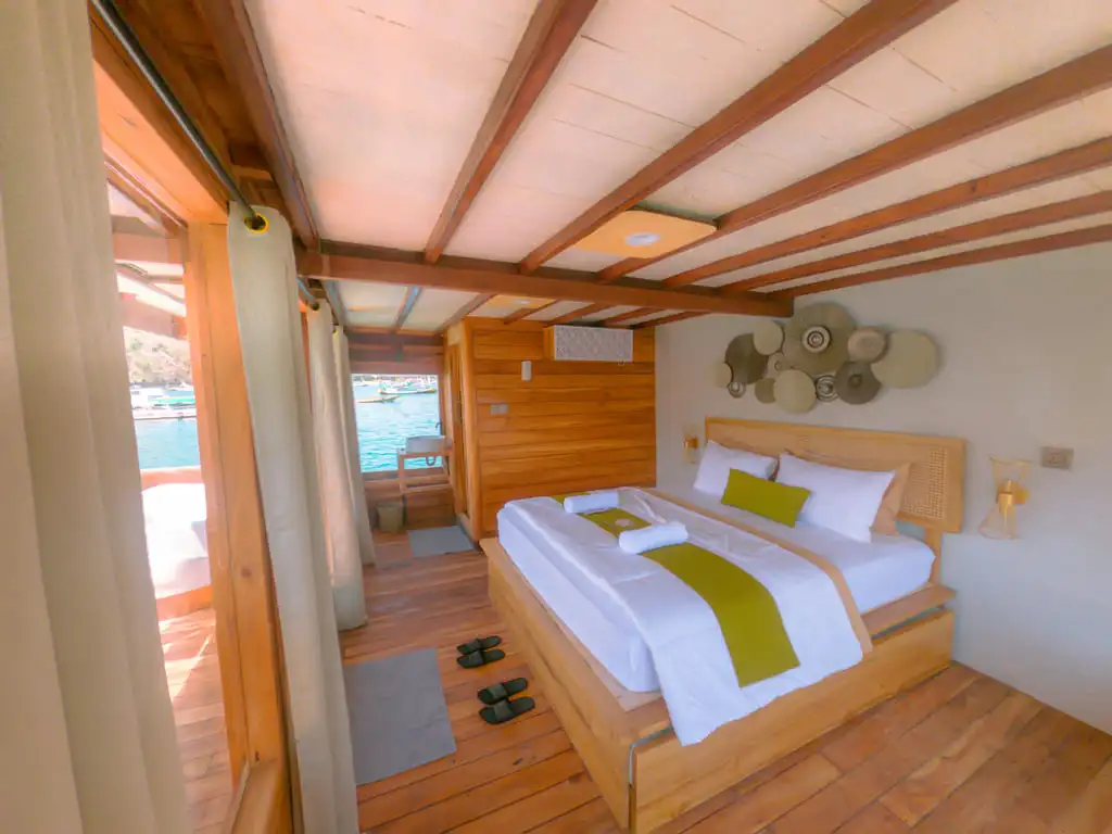 Yumana Liveaboard Cabins: Choosing the Best for Couples in 2027