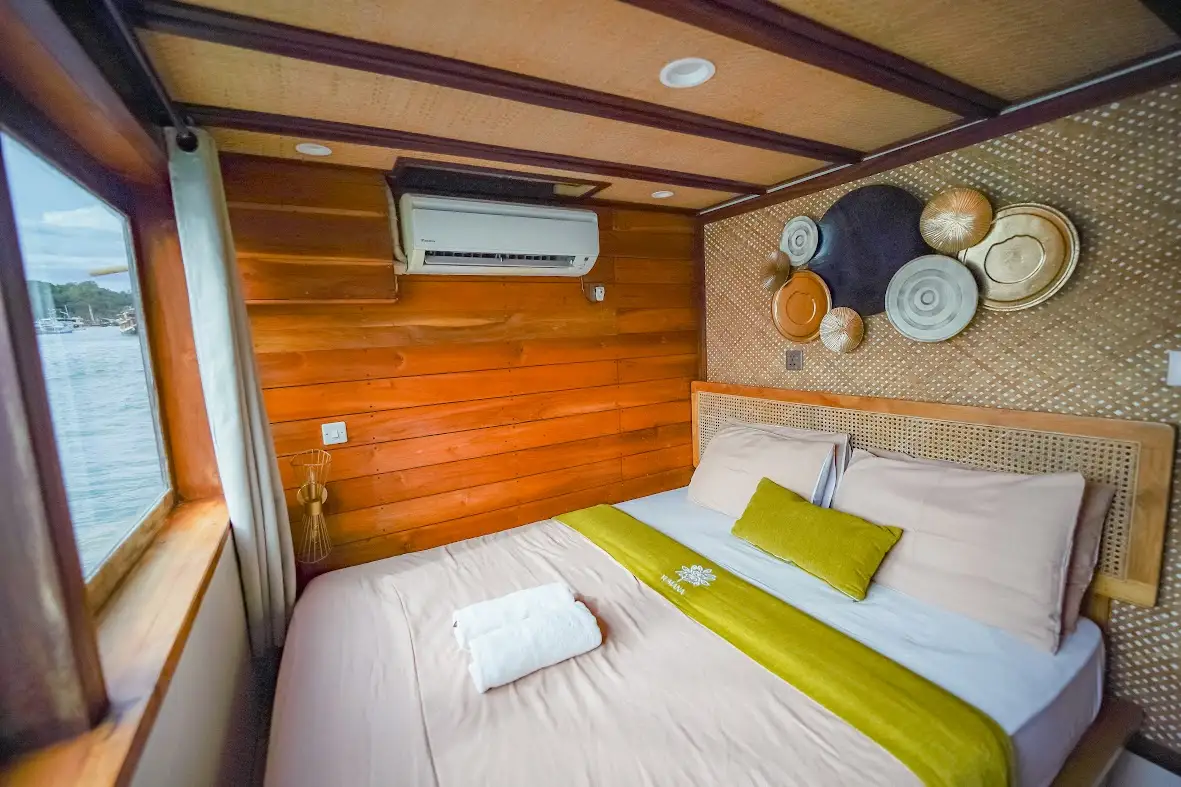 Yumana Deluxe Cabin | Yumana Phinisi