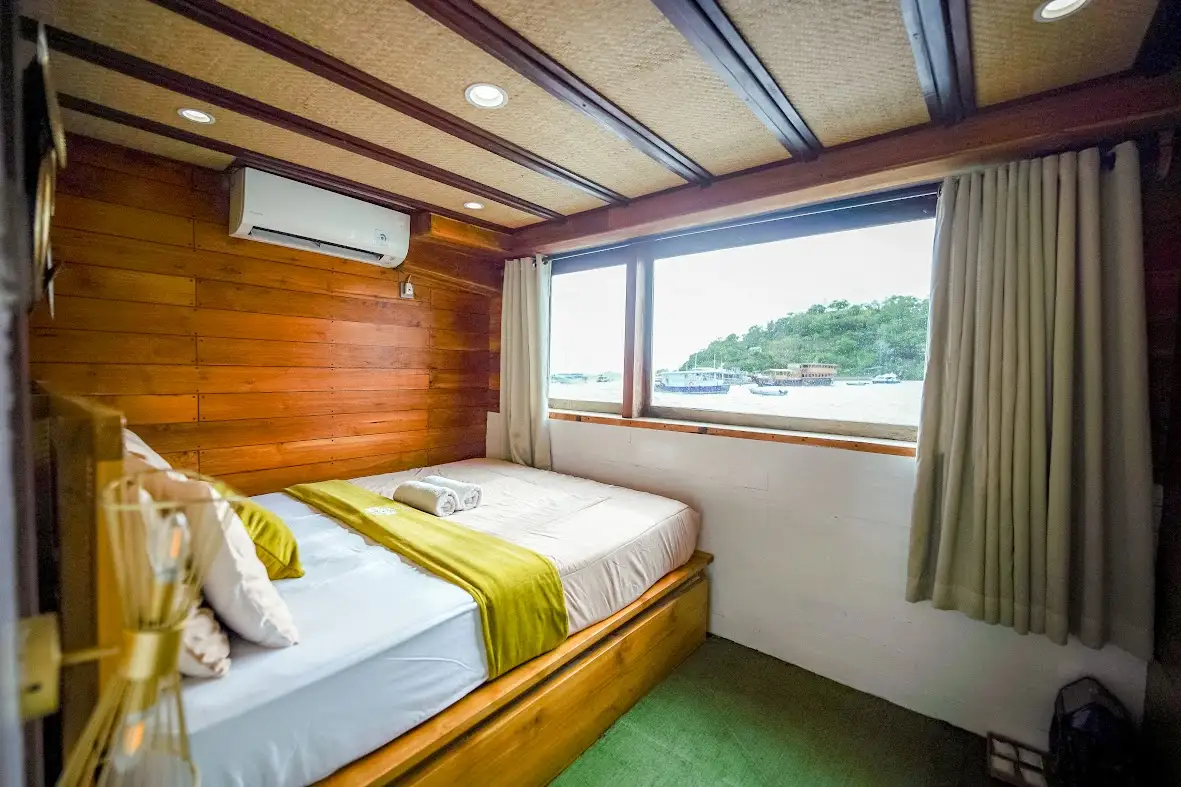 Yumana Signature Cabin Main Deck Cabin | Yumana Phinisi
