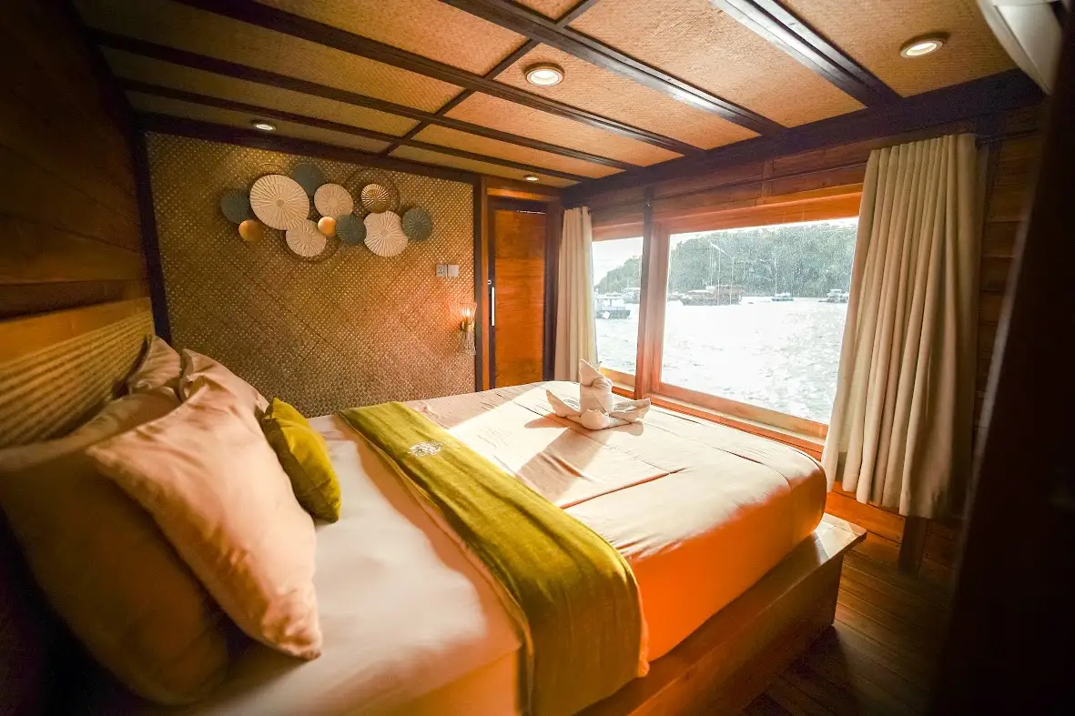 Yumana Signature Cabin Upper Deck Cabin | Yumana Phinisi