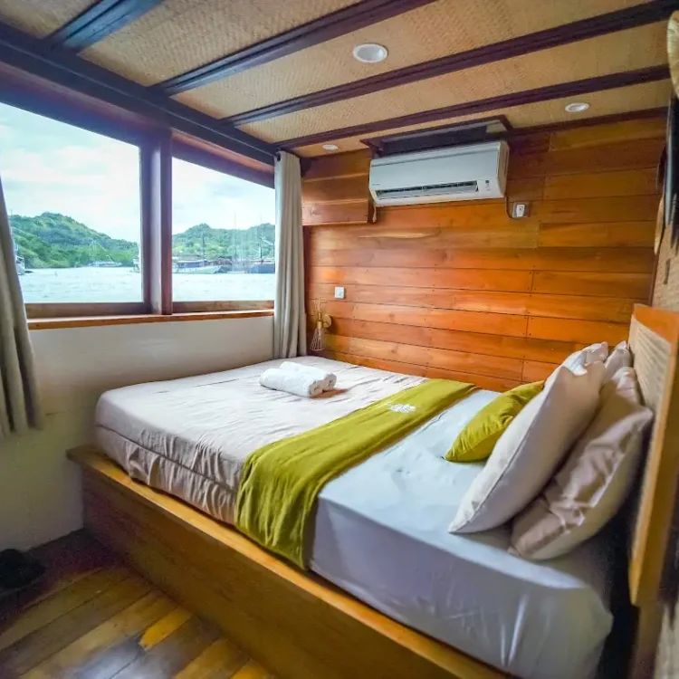 Yumana Deluxe Cabin | Yumana Phinisi