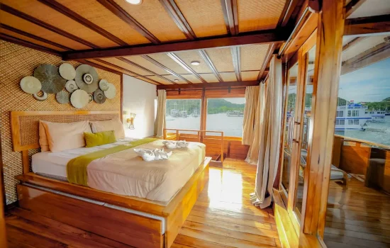 Yumana Royal Suite Cabin | Yumana Phinisi