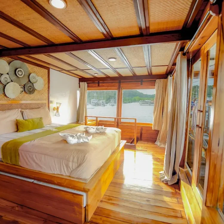 Yumana Royal Suite Cabin | Yumana Phinisi