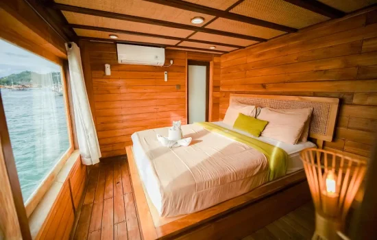 Yumana Signature Cabin Upper Deck Cabin | Yumana Phinisi